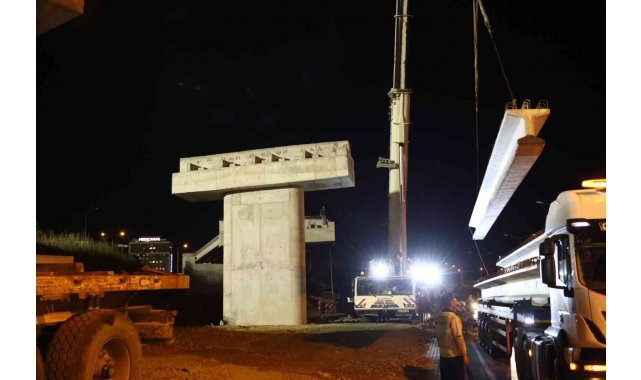Mudanya Kavşağı'nda gece mesaisi