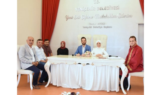 Nikah memuru kendi oğlunun nikahını kıydı