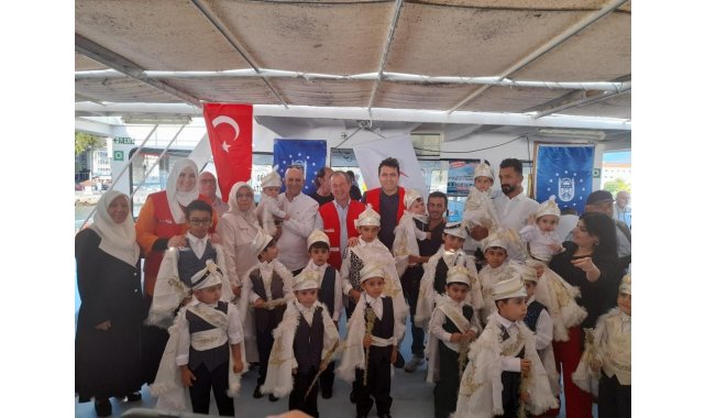 'Mavi Tur'la sünnet şöleni