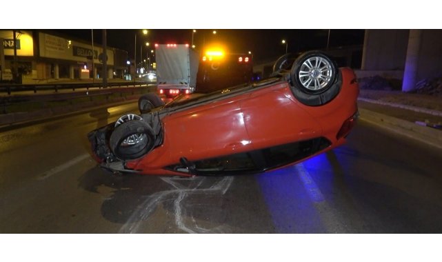 Alkollü sürücü takla attığı otomobilden burnu bile kanamadan çıktı