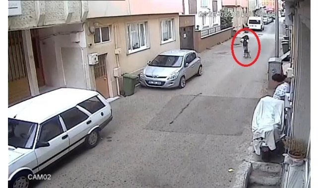 Bursa'da başıboş sokak köpeği kursa giden kız çocuğunu böyle ısırdı