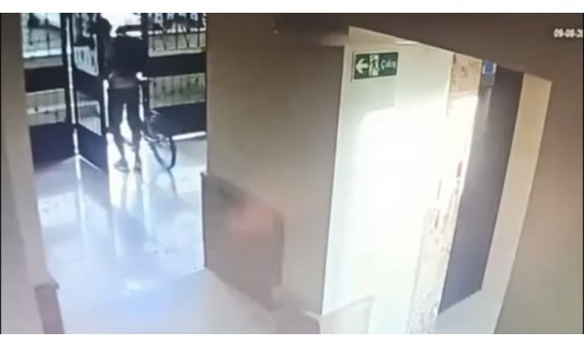Bursa'da bisiklet hırsızının rahatlığı 'pes' dedirtti