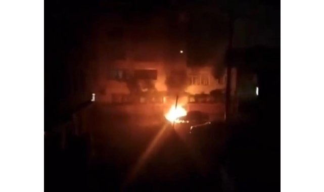 Bursa'da park halindeki otomobil alev topuna döndü