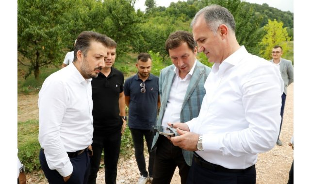 İnegöl'de kırsal mahallelere 20 kilometre arazi yolu