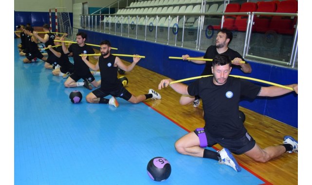 Nilüferli hentbolcular sezona sıkı hazırlanıyor