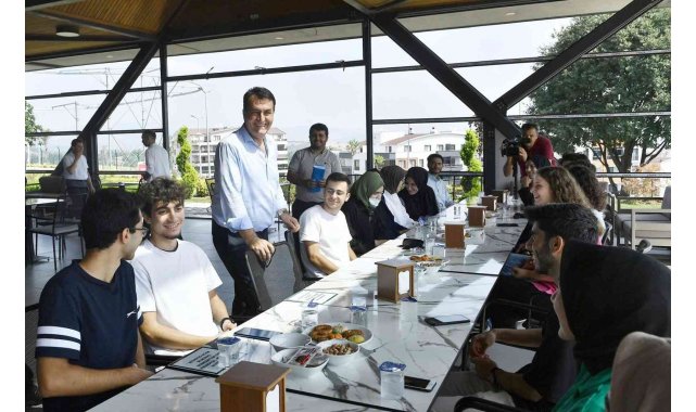 Osmangazi'nin kütüphaneleri ile üniversiteyi kazandılar