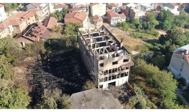 Tarihi ipekçilik fabrikasındaki yangının bilançosu havadan görüntülendi