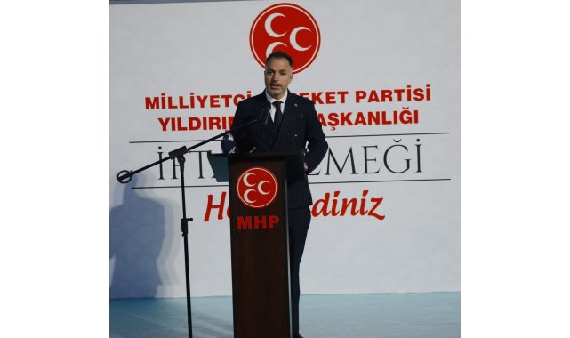 YKS'de dereceye girenleri tek tek telefonla tebrik etti