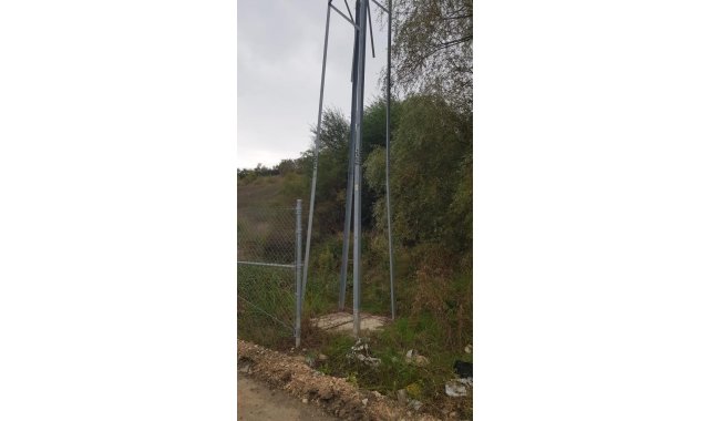 Bursa'da hırsızlar elektrik direklerine dadandı