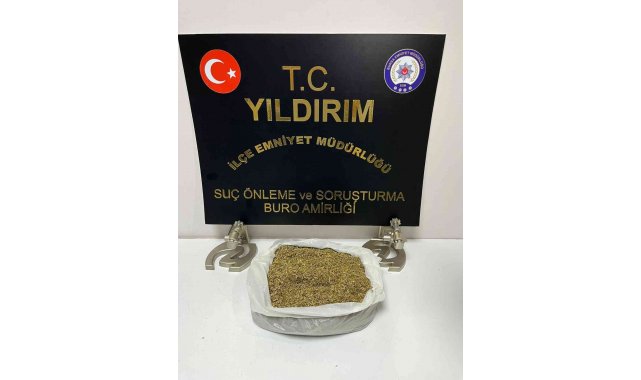 Bursa'da polis ekiplerince takip edilen araçtan uyuşturucu çıktı
