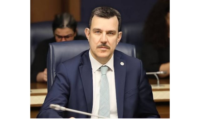 Esgin'den muhalefete cevap: "Depreme dayanıksız hiçbir okulda eğitim vermedik, vermeyeceğiz"