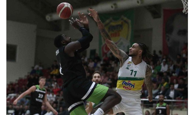 Frutti Extra Cup 2022 Geleneksel Basketbol Turnuvası'nda 2. gün maçları