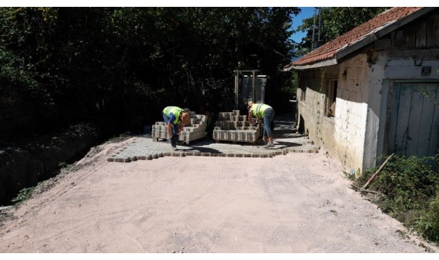İnegöl'ün mahalleleri parke taşlarıyla kaplanıyor