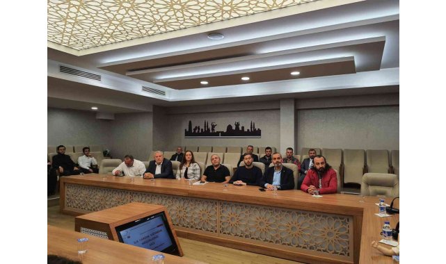 AK teşkilatlar temel ilk yardım eğitimleri alıyor