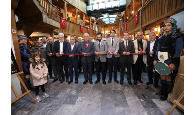 Atatürk'ün hayatını anlatan sergi İnegöl'de açıldı