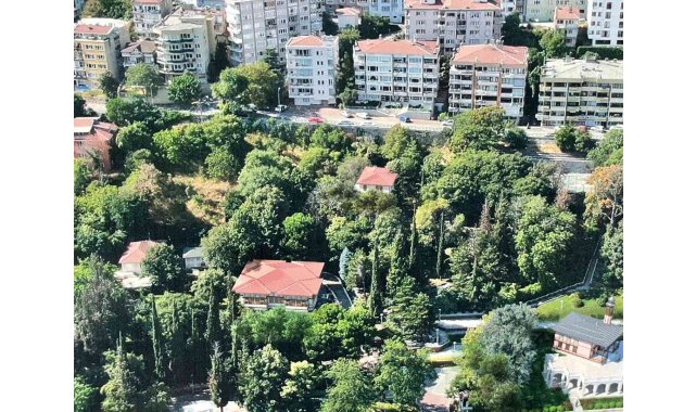 Belediye Başkanı konutunu yıkıp halka açıyor