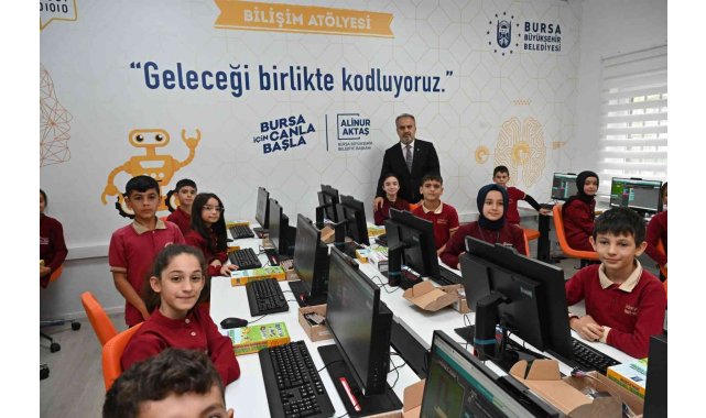 Bursa Büyükşehir'den okullara teknolojik destek