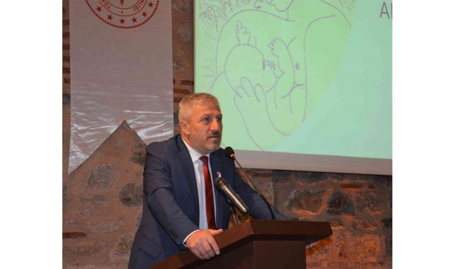 Bursa'da meme kanseri ve anne sütüne dikkat çekildi.