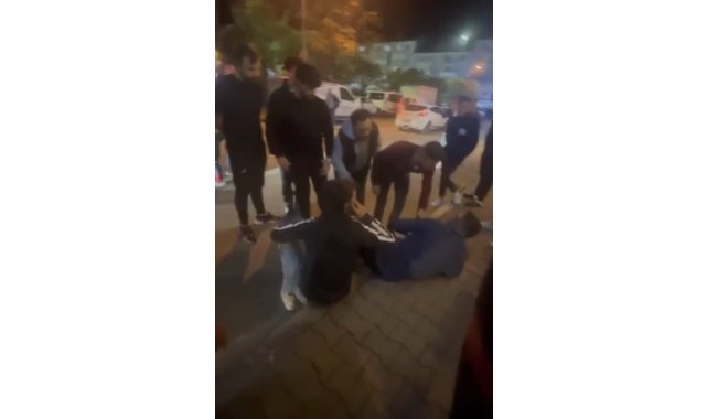 Bursa'da yol verme meselesi yüzünden tartıştığı kişiyi bıçaklayarak kaçtı