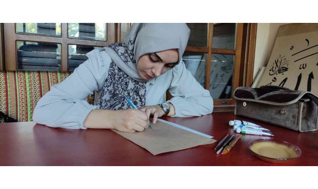 En güzel yazıları altınla süslüyor