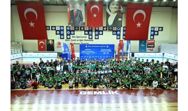 Gemlik Basketbol'a Bursasu desteği