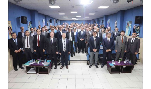 Milli Eğitim Müdürü Gür, mesleki eğitim okulları hakkında bilgi aldı