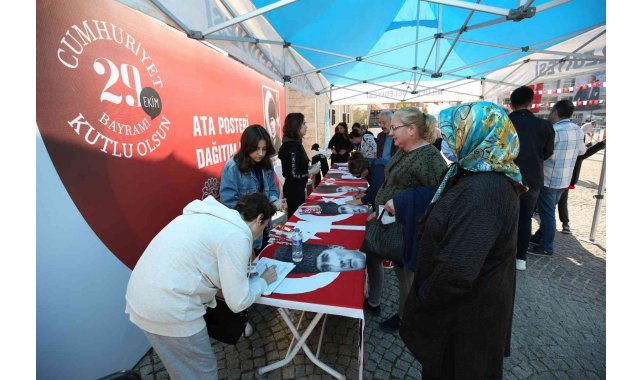 Nilüfer Belediyesi'nden vatandaşlara ücretsiz Ata posteri