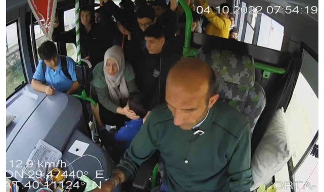 Otobüs şoföründen hayat kurtaran hareket...Otobüsü acile çekti