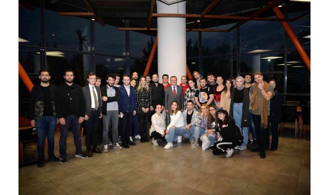 Rektör Kılavuz, misafir öğrencilerle buluştu