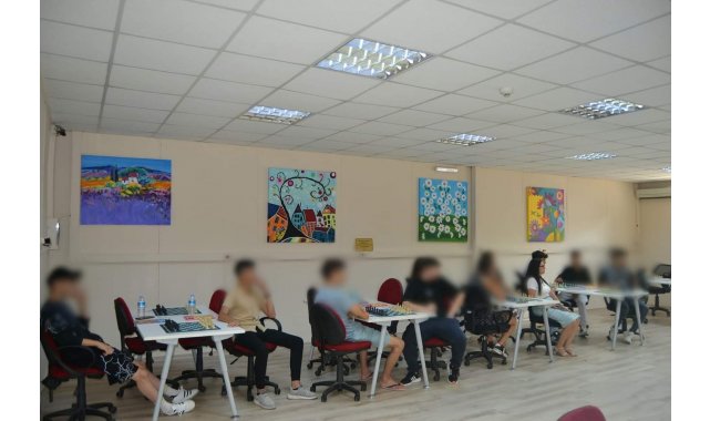 Suça sürüklenen çocuklar ve kadın yükümlülere ödül
