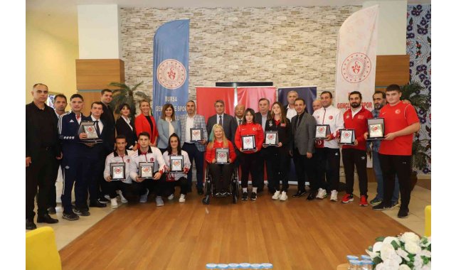 Yıldırım Belediyesi'ne yılın en iyi spor kulübü ödülü