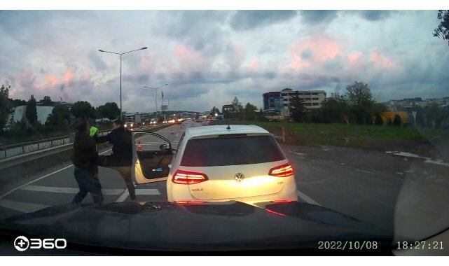 Yol tartışması anayolu ringe çevirdi...Biber gazıyla müdahale gecikmedi
