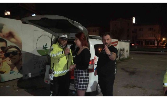 Böyle geri manevra görülmedi...Polislerden arka arkaya özür diledi