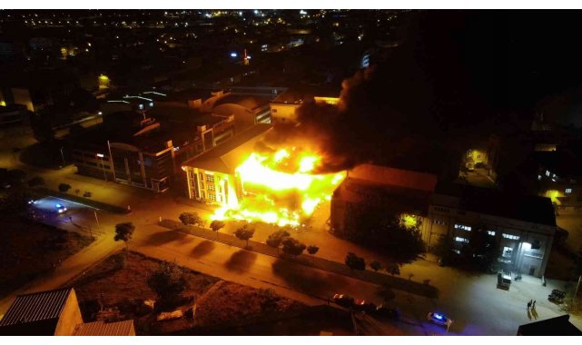 Bursa itfaiyesi 1 ayda bin 454 olaya müdahale etti