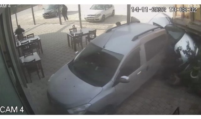 Bursa'da freni boşalan hafriyat kamyonu dehşet saçtı, o anlar kameralarda
