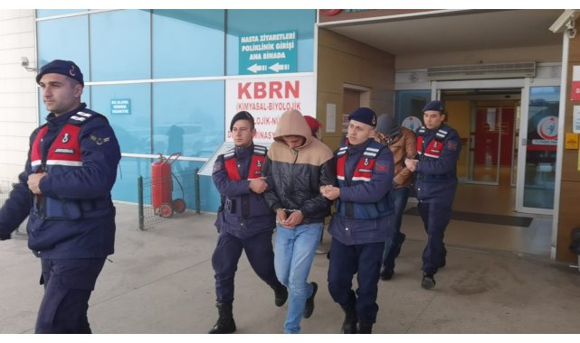 Bursa'da kadının altınlarını alan dolandırıcılar tutuklandı