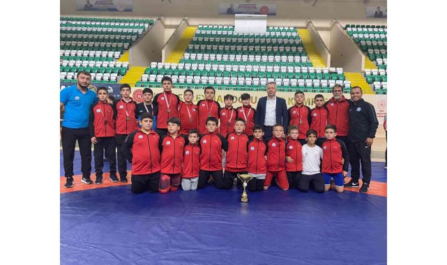 Güreş minderinde 'Yıldırım' fırtınası