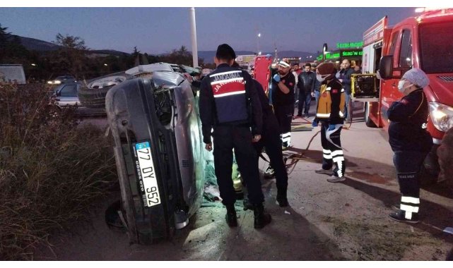 Kontrolden çıkıp takla atan otomobil park halindeki araçlara çarptı