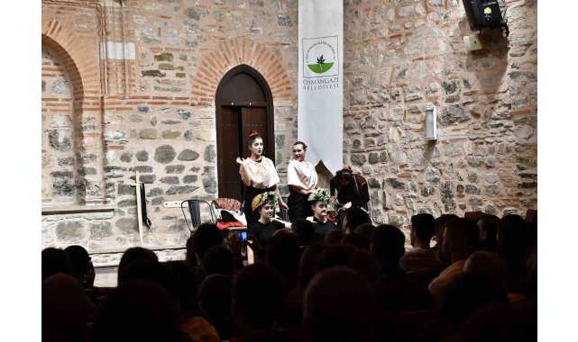Osmangazi'de tiyatro okulu büyüledi