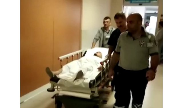 Sokakta yürürken silahlı saldırıda yaralandı