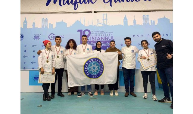 Geleceğin şeflerinden büyük başarı