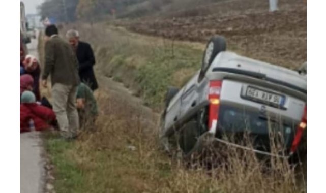 Kanala düşen otomobilden sağ çıktılar