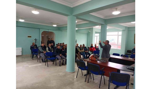 Mustafakemalpaşa'da ağaç kesimi kursu