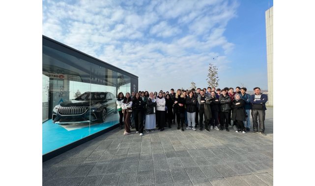 Öğrenciler İnegöl Belediyesi ile Bilişim Vadisini keşfediyor