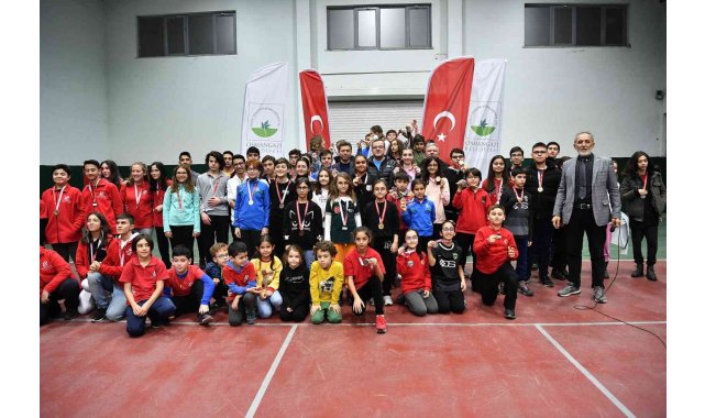 Osmangazi'de satranç ustaları madalyalarına kavuştu