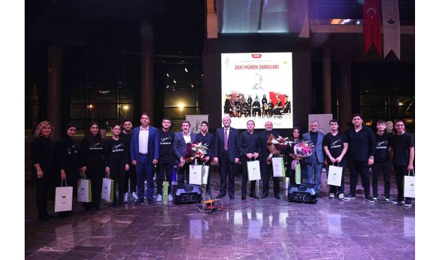 Osmangazi'de Zeki Müren anısına gece düzenlendi
