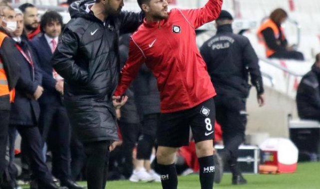 Altay'da Zeki kartları temizledi