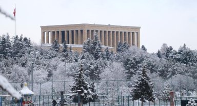Ankara, beyaza büründü