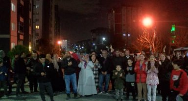 Arnavutköy'de site sakinlerinden aidat zammı protestosu