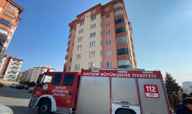 Aspiratör alev aldı, evdekiler panik yaşadı